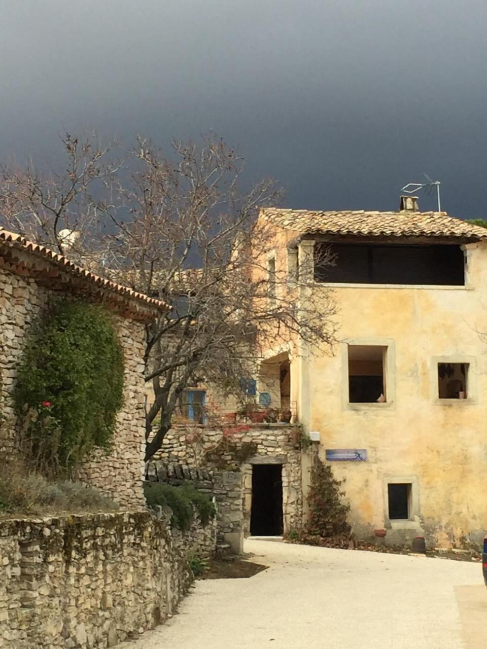 La Salamandre Bleue Villa Chantemerle-lès-Grignan Exterior photo